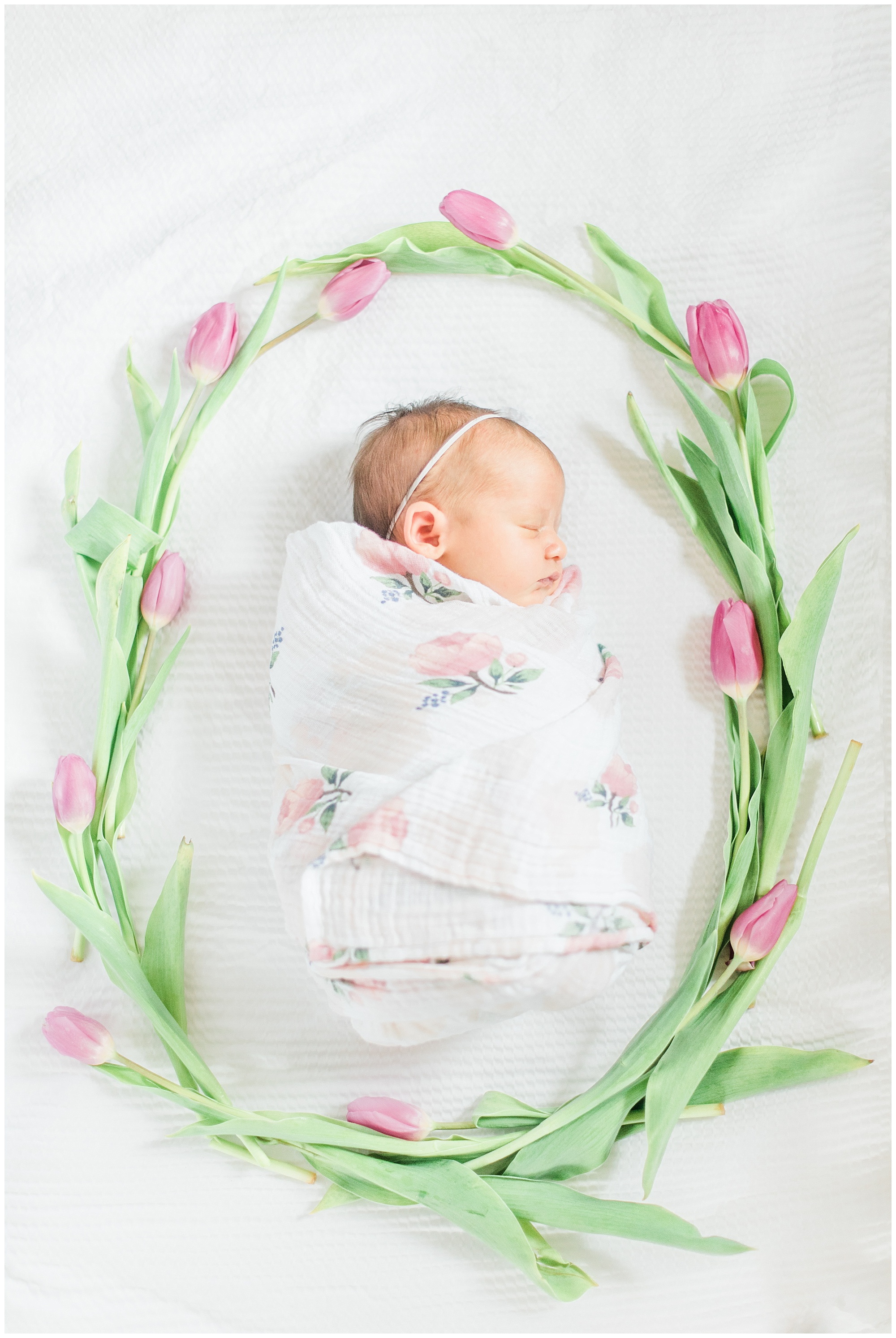 Newborn lifestyle photo by Megan Bennett Photography