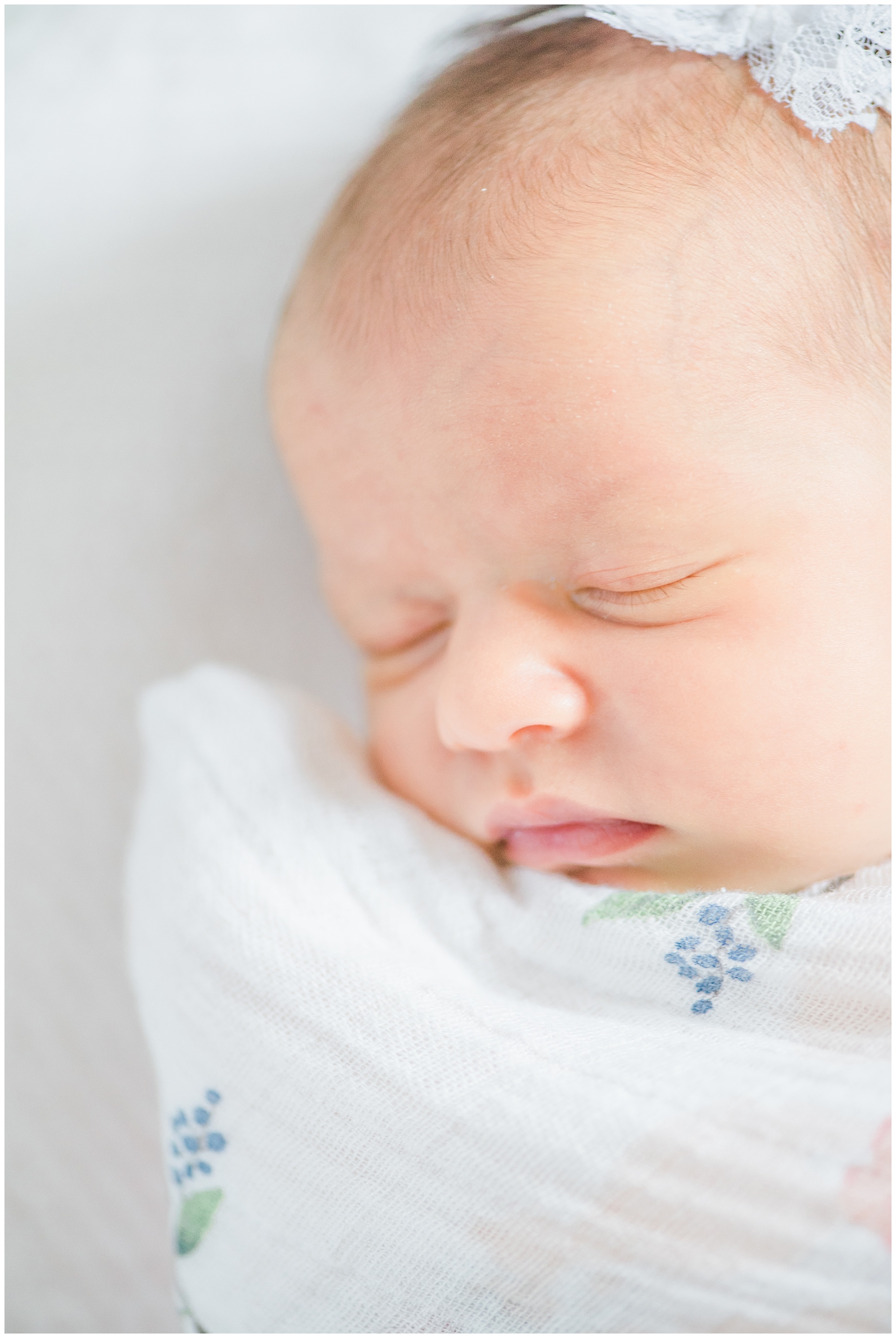 Newborn lifestyle photo by Megan Bennett Photography