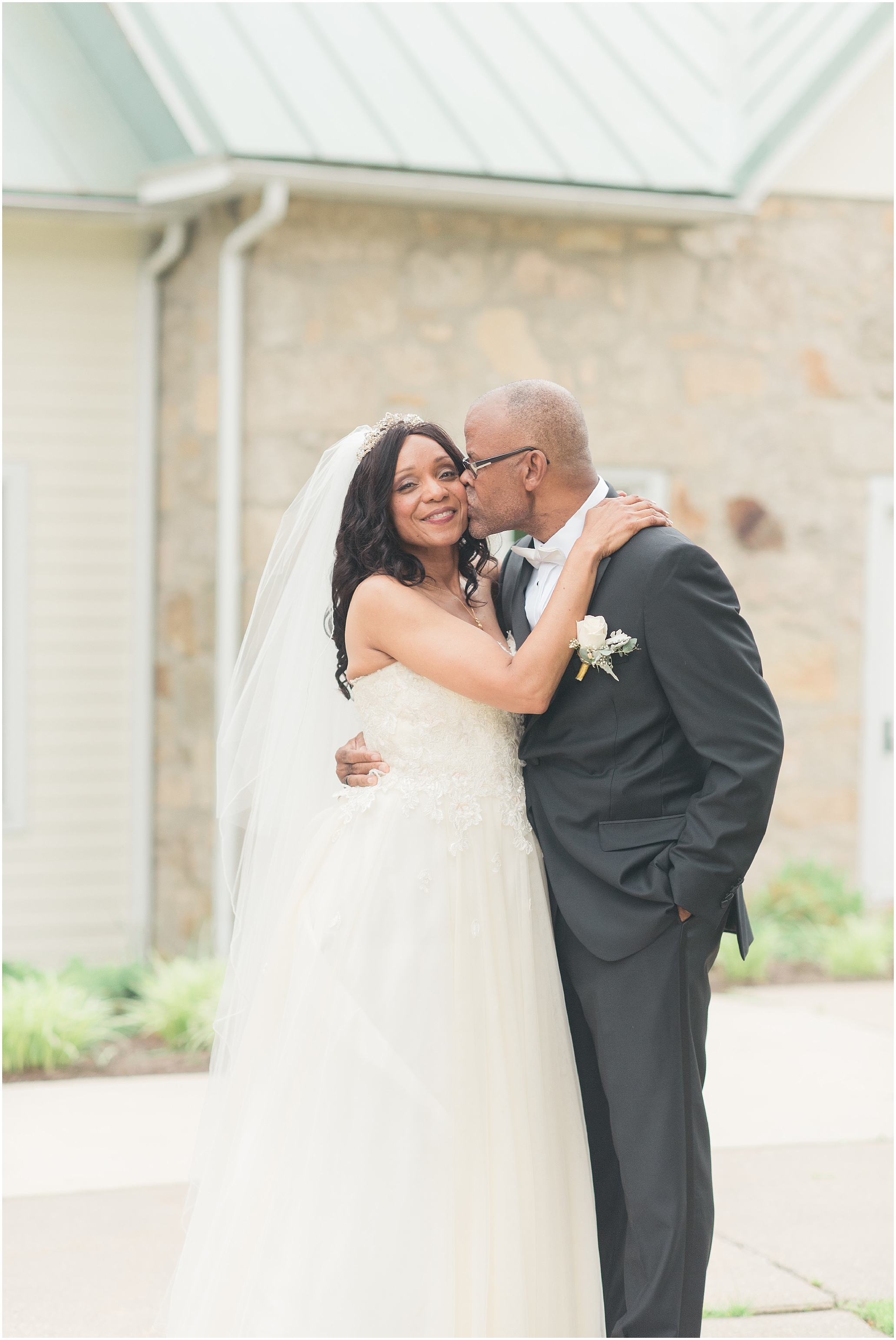 Oakland Manor Wedding Columbia Maryland by Megan Bennett Photography