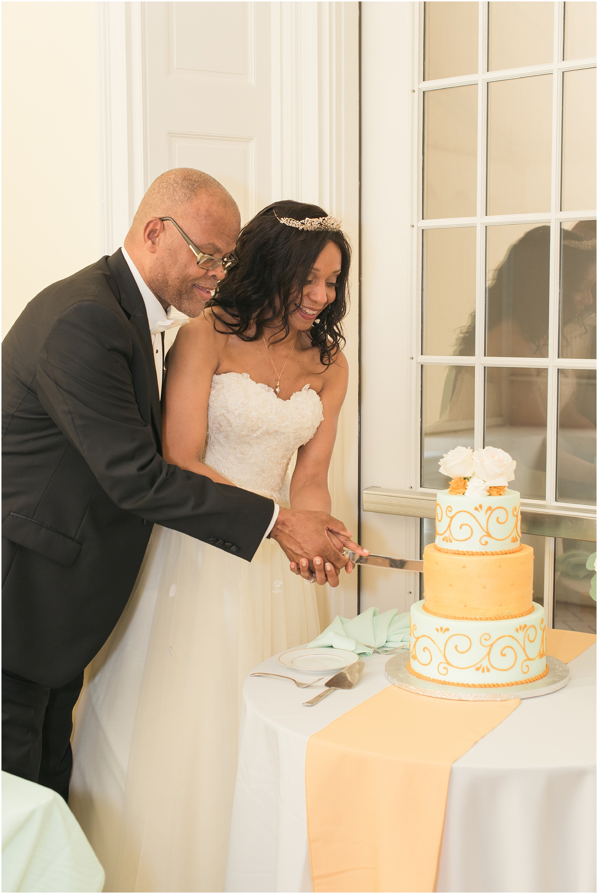 Oakland Manor Wedding Columbia Maryland by Megan Bennett Photography