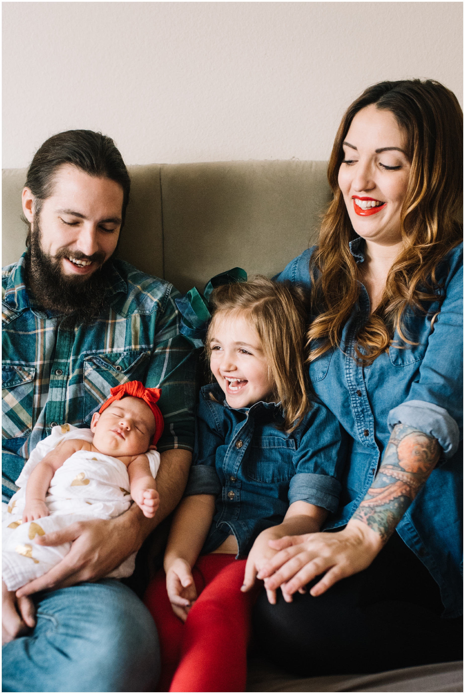 A Sweet Cozy Winter in-home Lifestyle Newborn Photo Session by Maryland Photographer Megan Bennett Photography