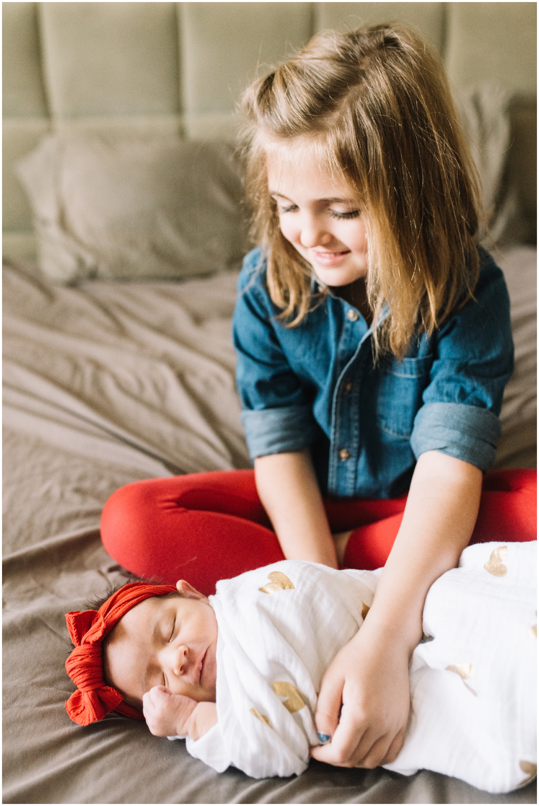 A Sweet Cozy Winter in-home Lifestyle Newborn Photo Session by Maryland Photographer Megan Bennett Photography