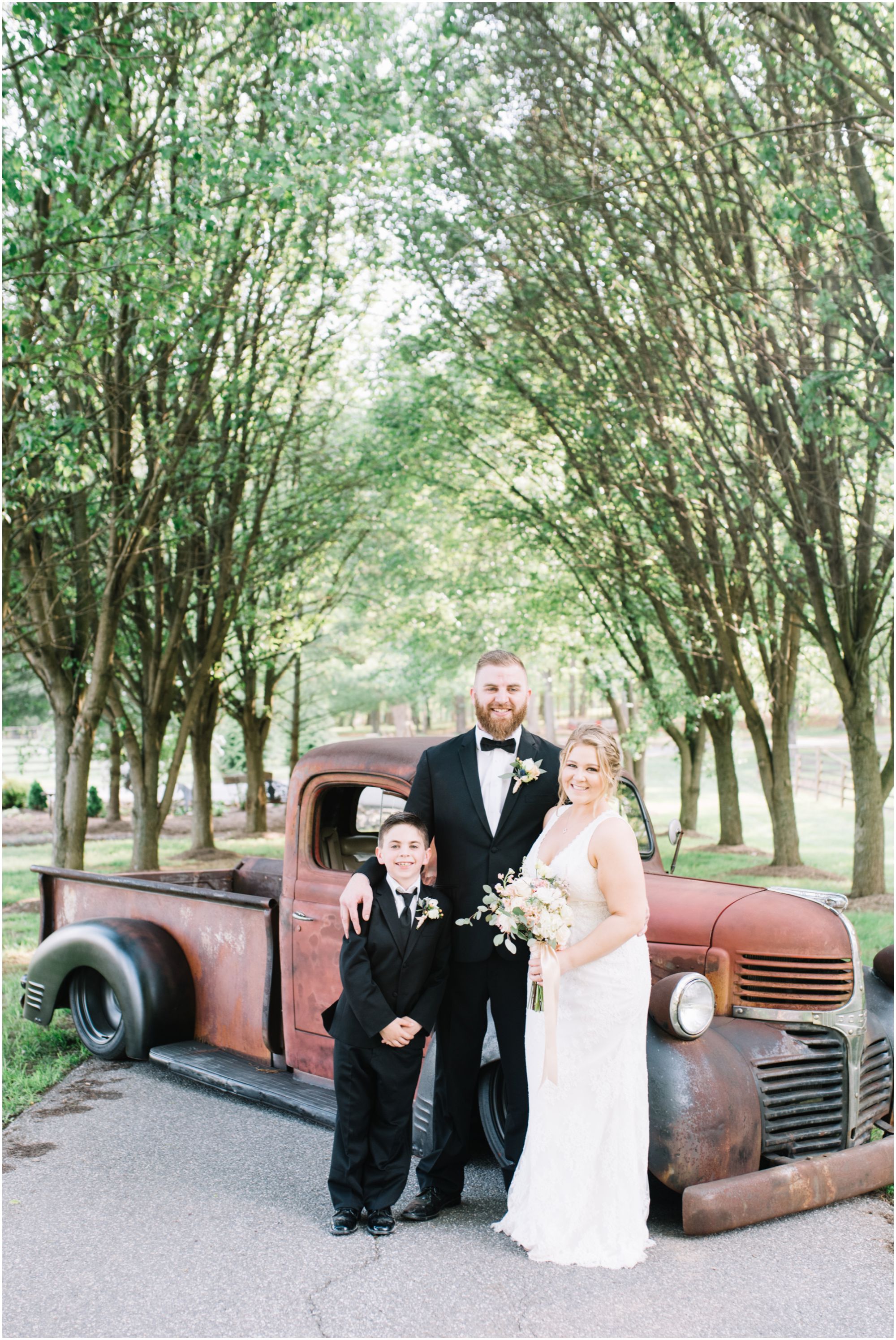 Romantic Blush Pink Spring Barn Wedding at Howard County Maryland Estate by Maryland Photographer Megan Bennett Photography