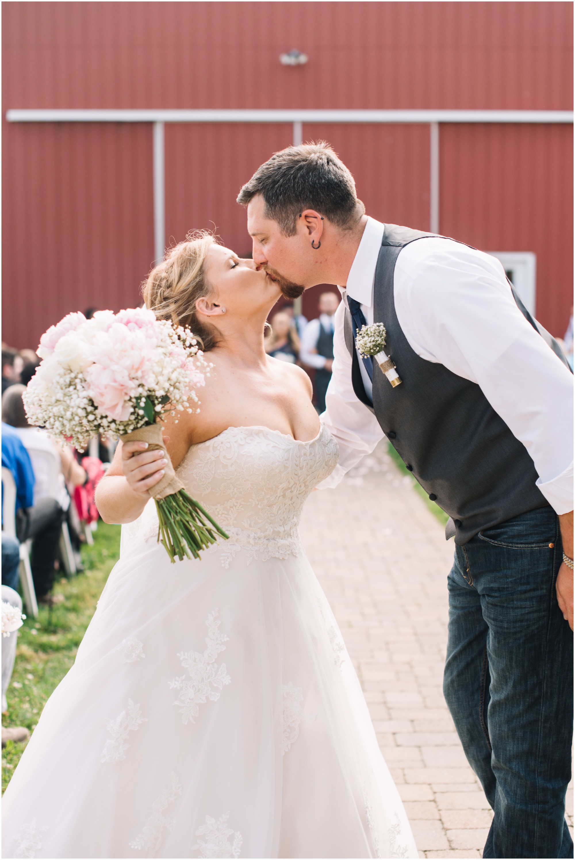 A Southern Maryland Barn Wedding I Megan Bennett Photography I A Blush Pink, Navy, Rustic Maryland Barn Wedding featuring a Farm Setting, Golden Light Portraits, and Large Bridal Party in Brandywine, Maryland #southernmarylandwedding #marylandwedding #marylandweddingphotographer