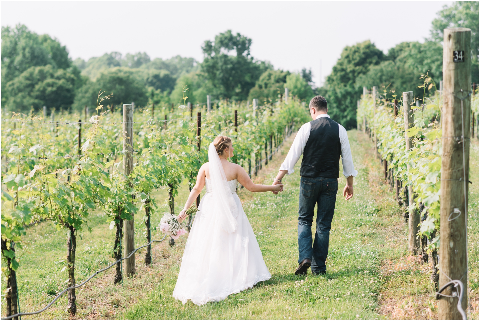 A Southern Maryland Barn Wedding I Megan Bennett Photography I A Blush Pink, Navy, Rustic Maryland Barn Wedding featuring a Farm Setting, Golden Light Portraits, and Large Bridal Party in Brandywine, Maryland #southernmarylandwedding #marylandwedding #marylandweddingphotographer