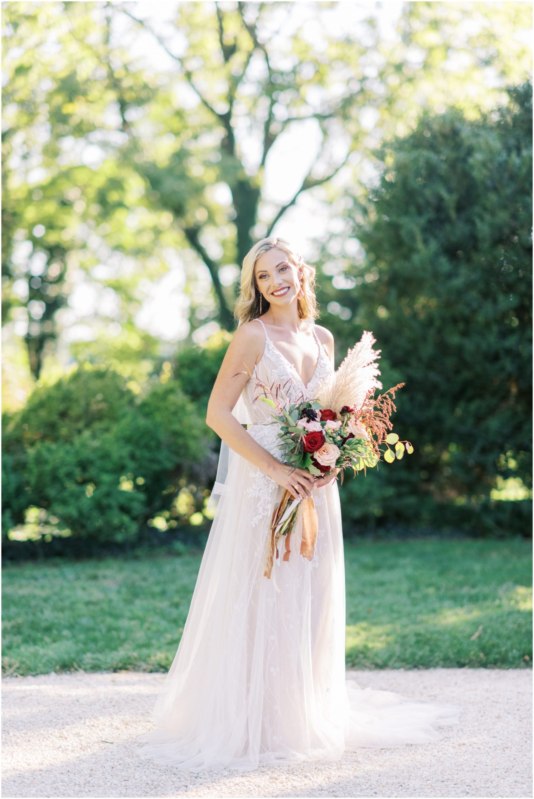 A Late summer intimate wedding at Great Oak Manor in Chestertown Maryland by Eastern Shore Photographer Megan Bennett Photography