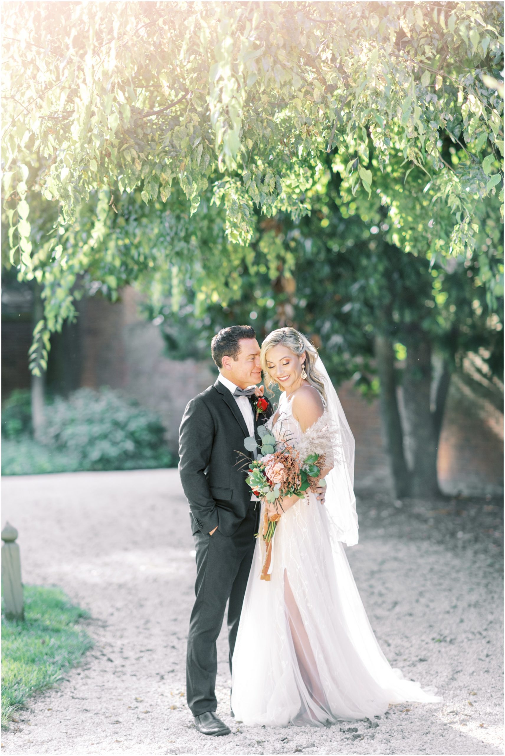 A Late summer intimate wedding at Great Oak Manor in Chestertown Maryland by Eastern Shore Photographer Megan Bennett Photography