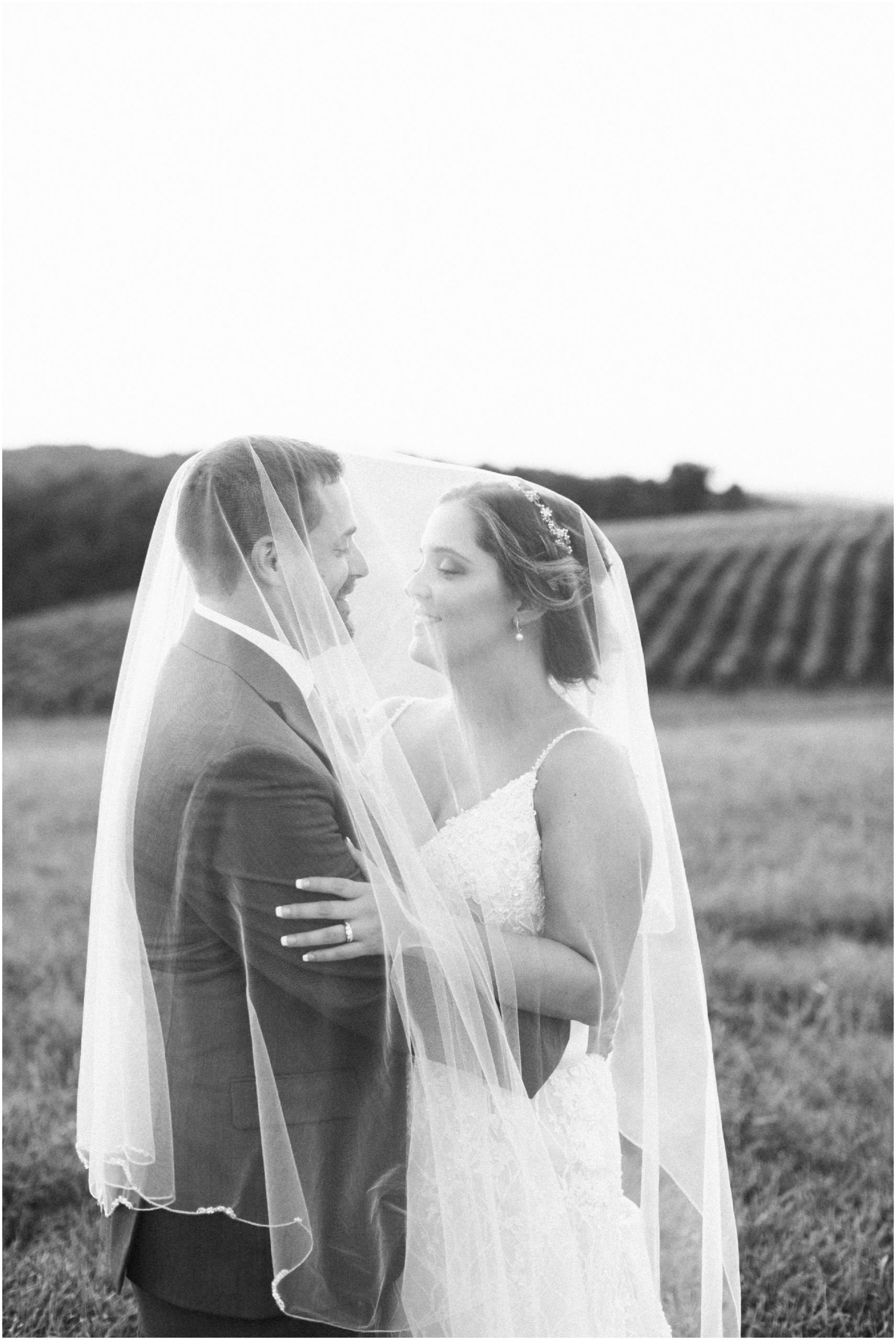 Fine Art Wedding Photographer Megan Bennett Photography Linganore Winery