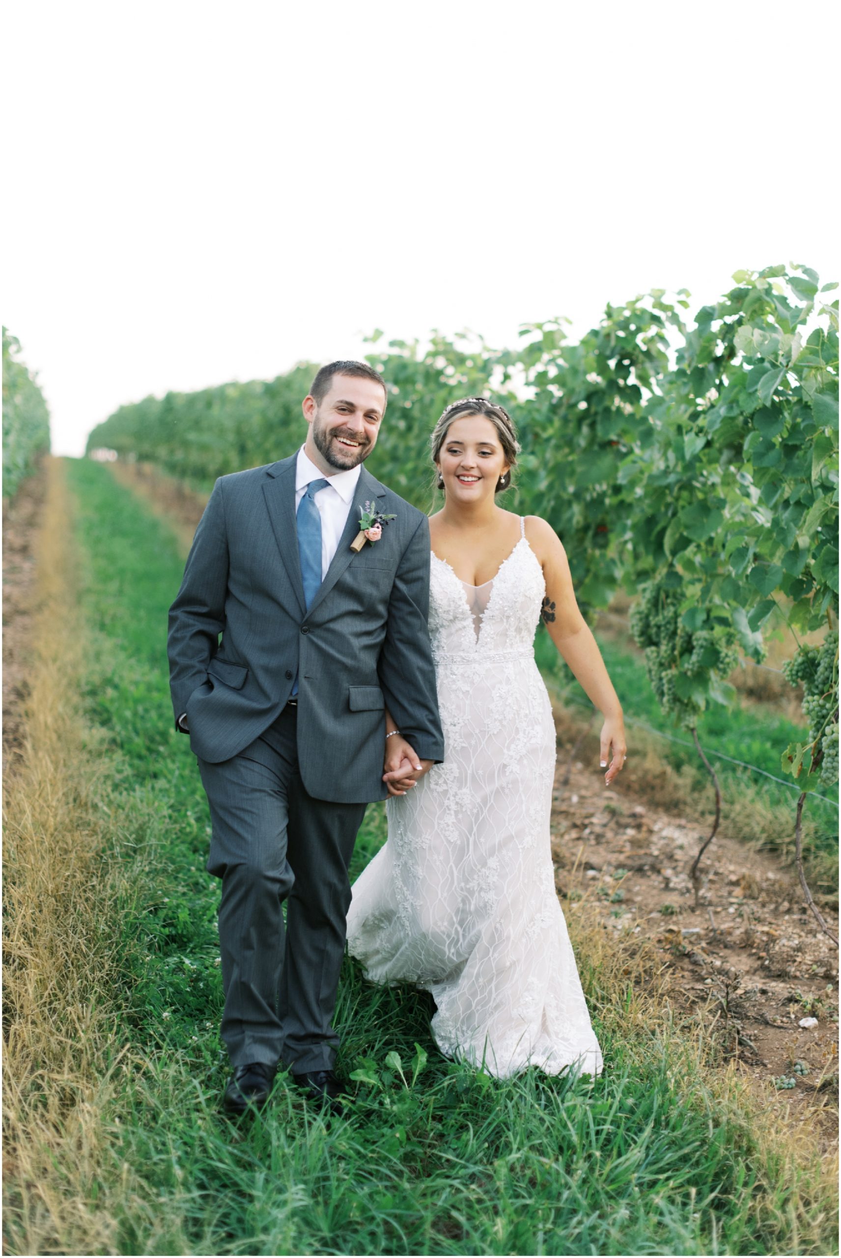 Linganore Winecellars Wedding Fine Art Wedding Photographer Megan Bennett Photography